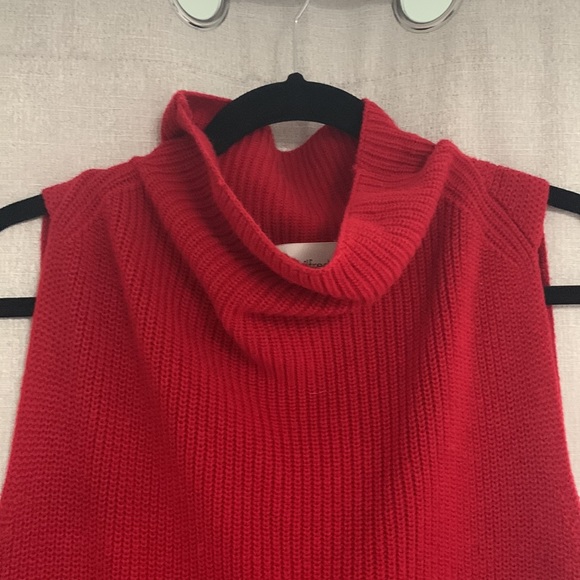 Aritzia Wool Cowl Neck Tank size M - Picture 8 of 11